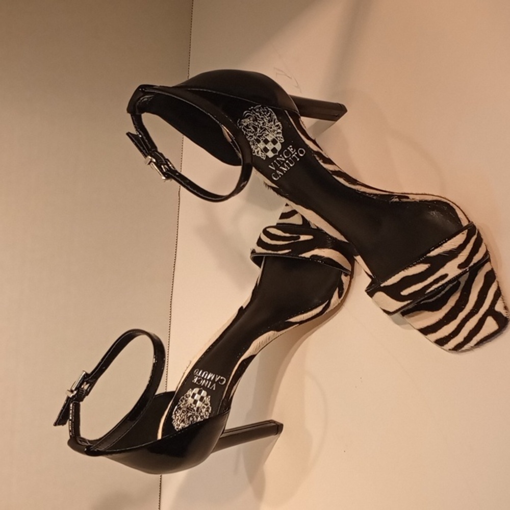 Vince Camuto Heeled Sandal - Picture 6 of 7
